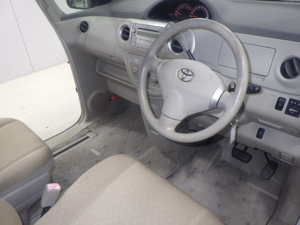 TOYOTA PORTE