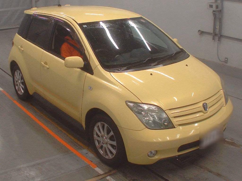 TOYOTA IST