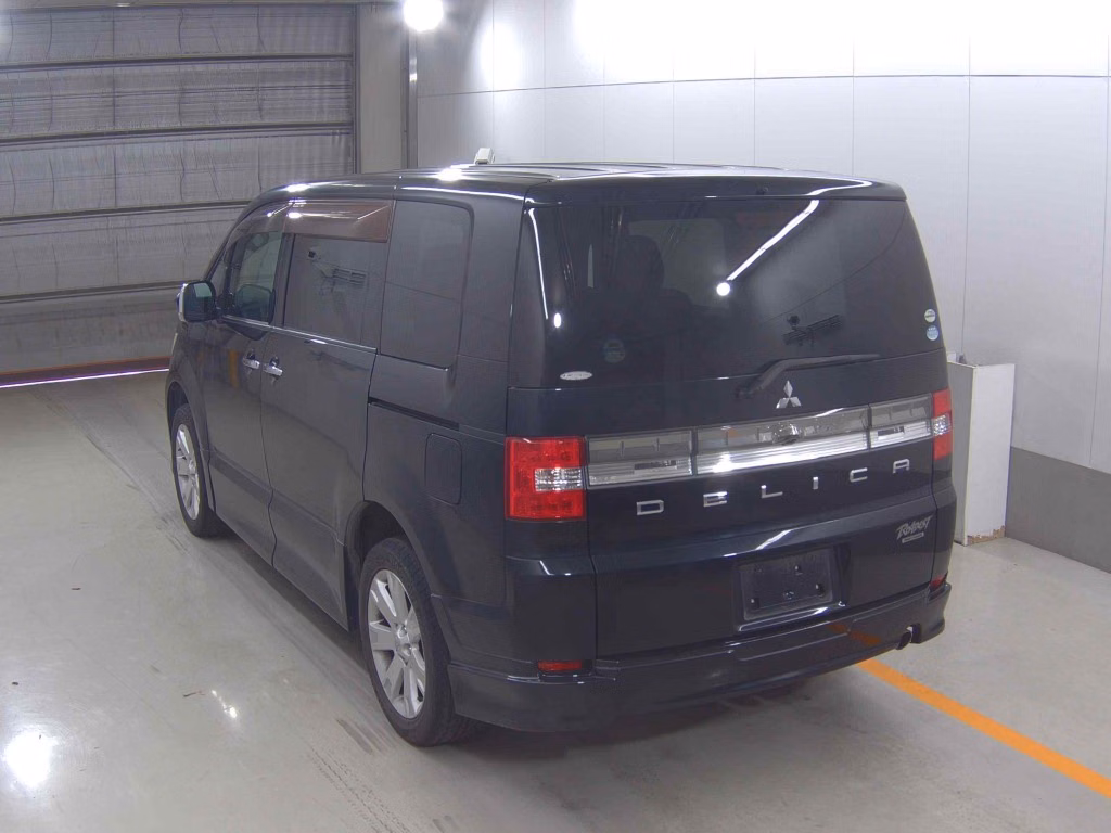 MITSUBISHI DELICA D:5