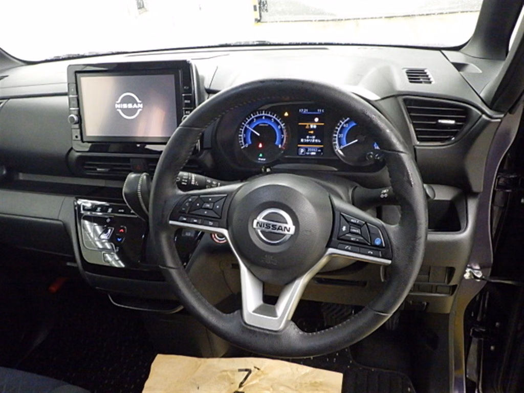 NISSAN ROOX