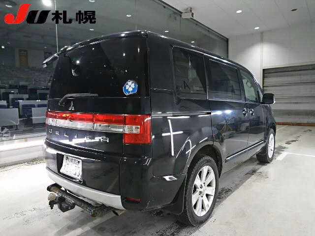 MITSUBISHI DELICA D:5