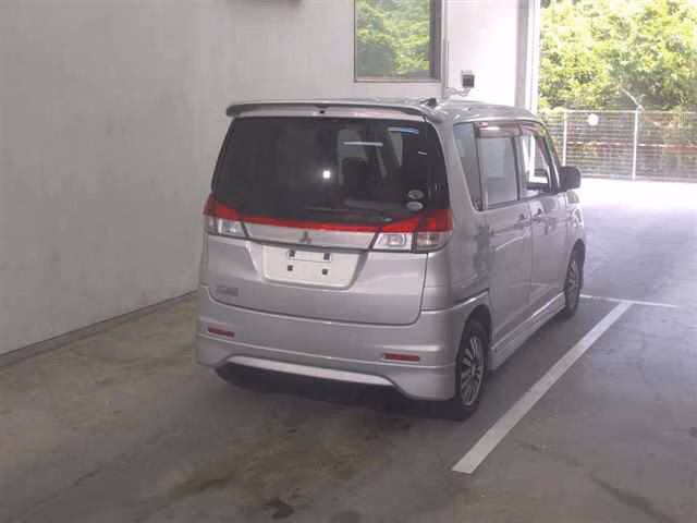 MITSUBISHI DELICA D:2