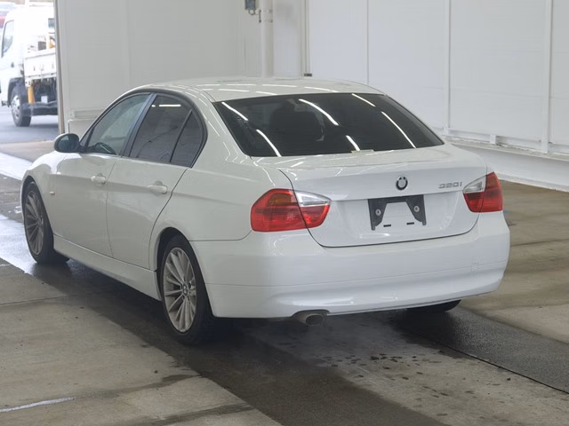 BMW 3-SERIES