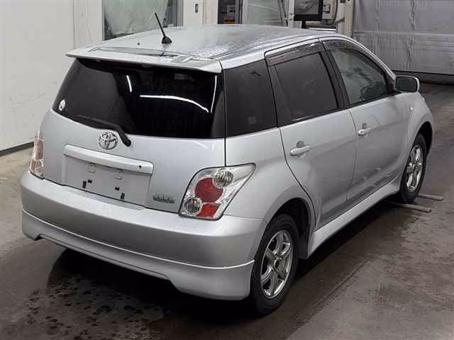TOYOTA IST