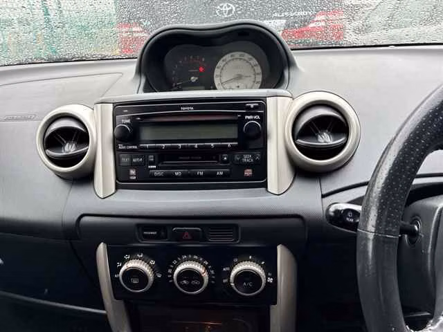 TOYOTA IST