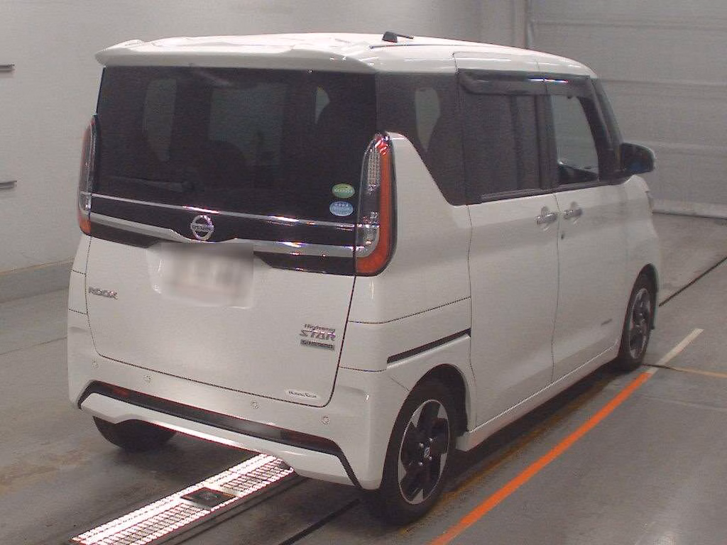 NISSAN ROOX