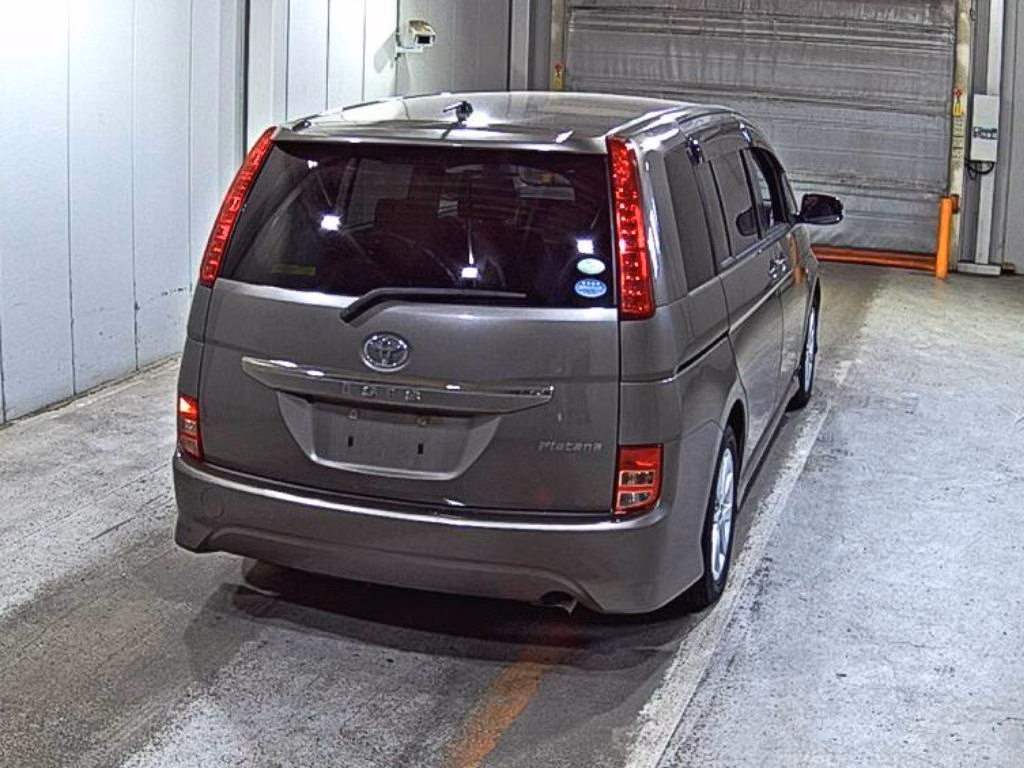 TOYOTA ISIS