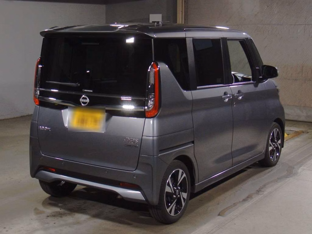 NISSAN ROOX
