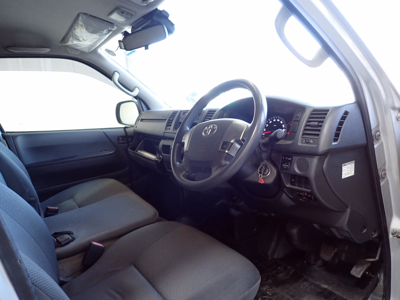 TOYOTA REGIUS ACE