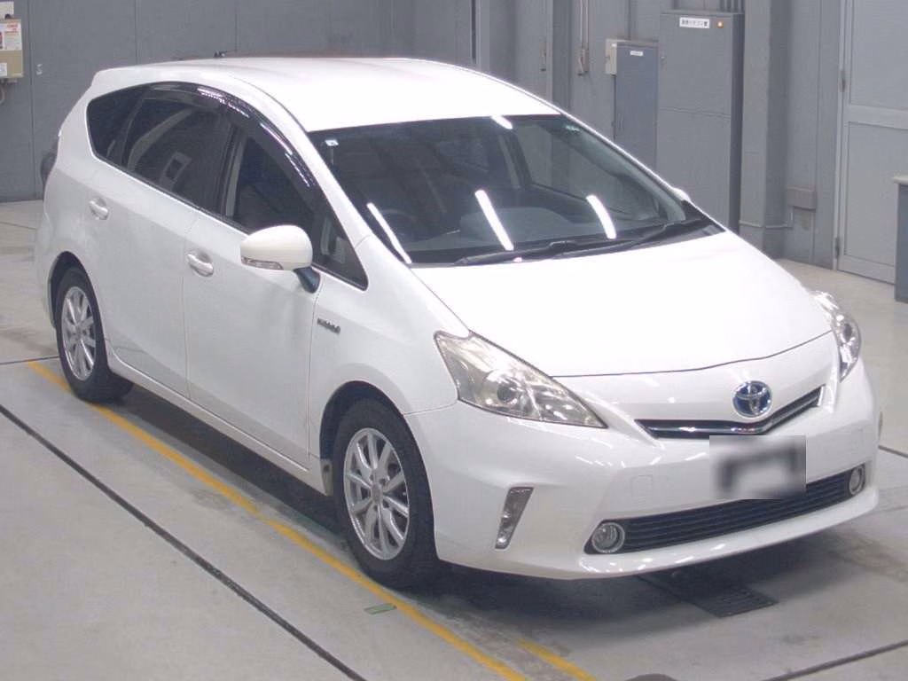 TOYOTA PRIUS ALPHA