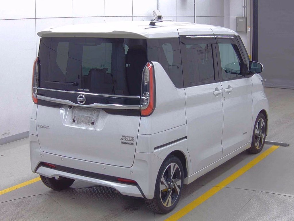 NISSAN ROOX