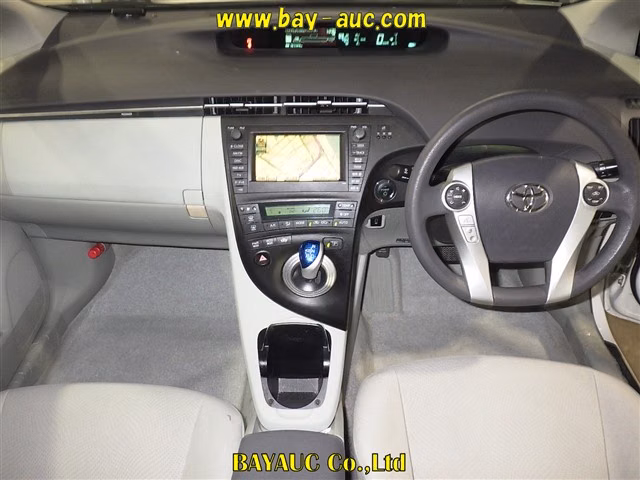 TOYOTA PRIUS