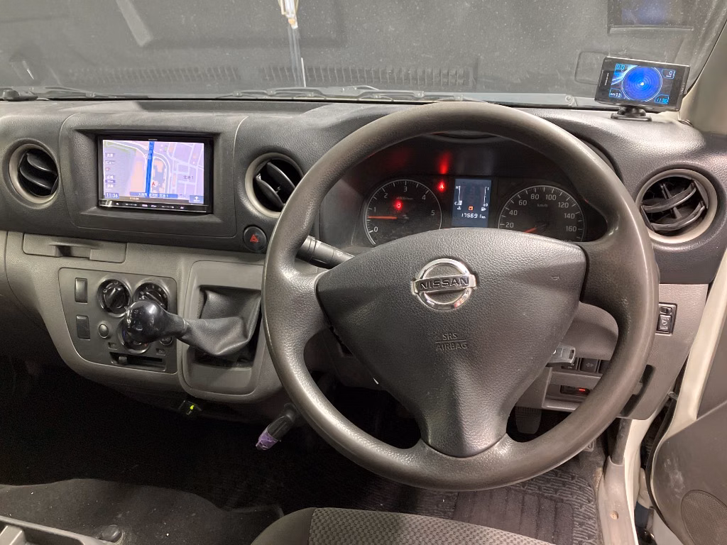 NISSAN NV350 CARAVAN