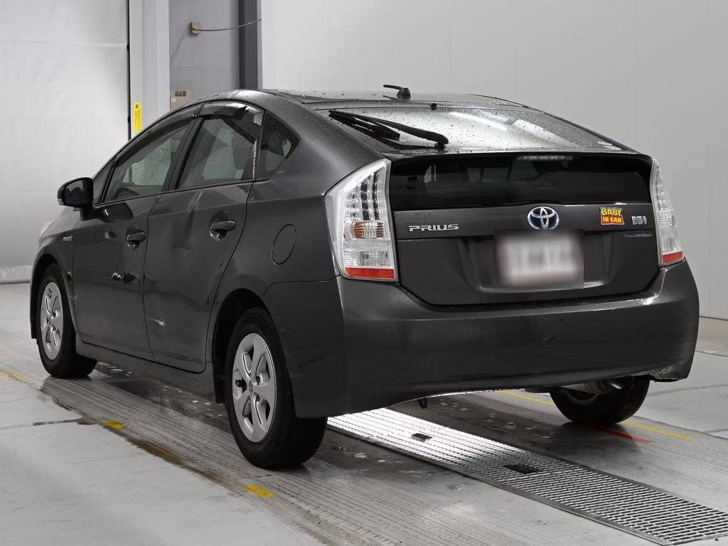 TOYOTA PRIUS