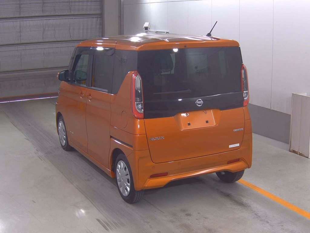NISSAN ROOX