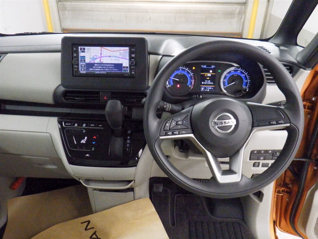 NISSAN ROOX