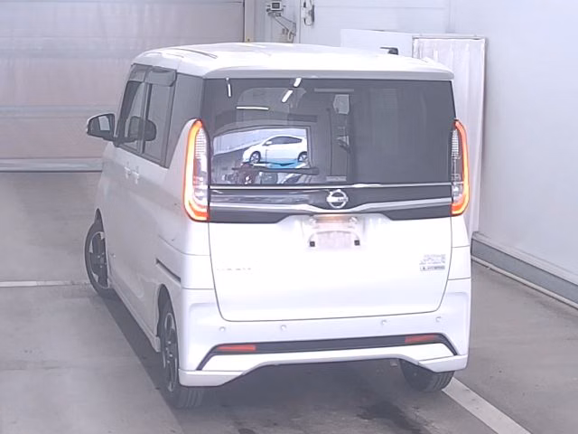 NISSAN ROOX