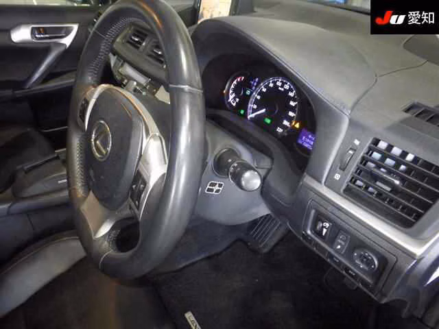 LEXUS CT200H