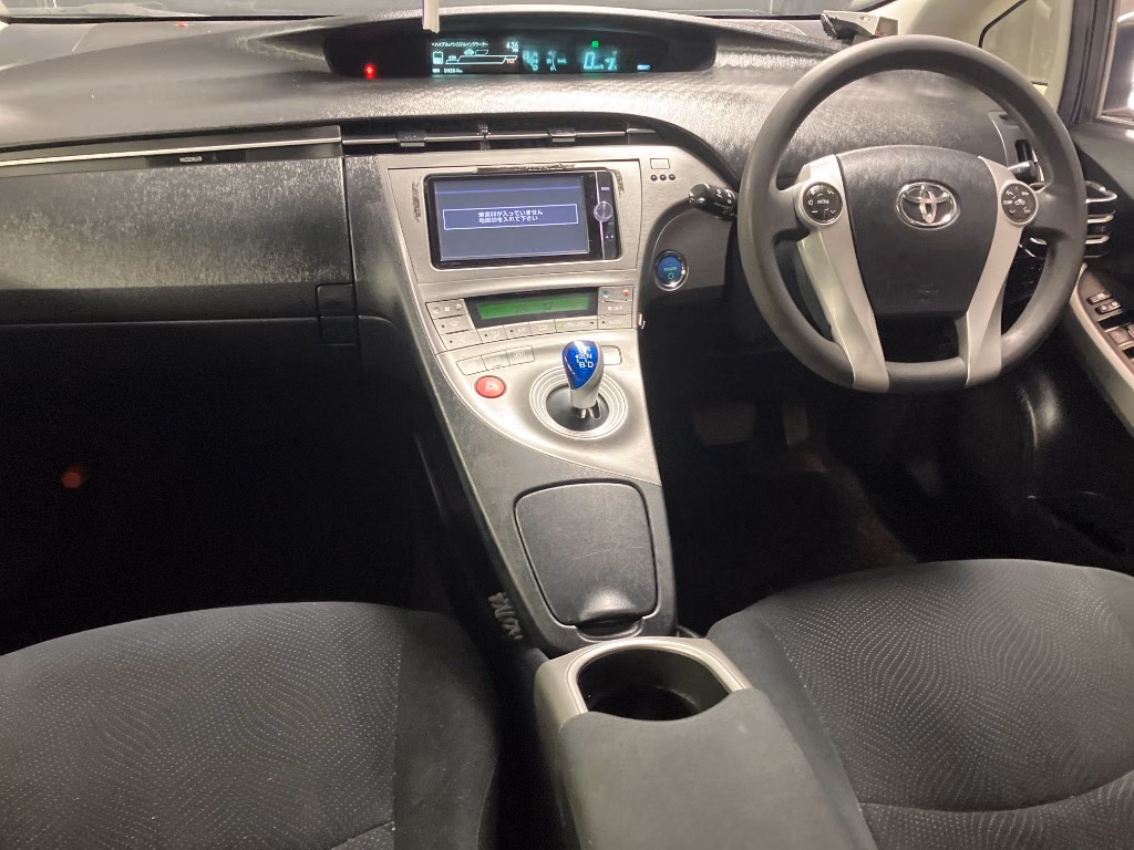 TOYOTA PRIUS