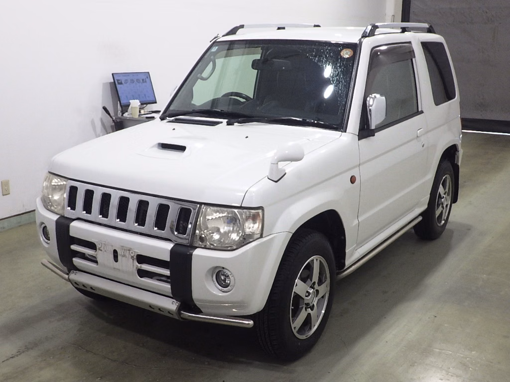 MITSUBISHI PAJERO MINI