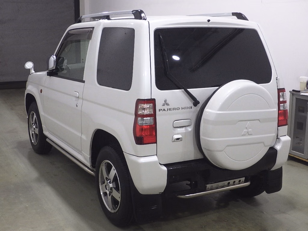 MITSUBISHI PAJERO MINI