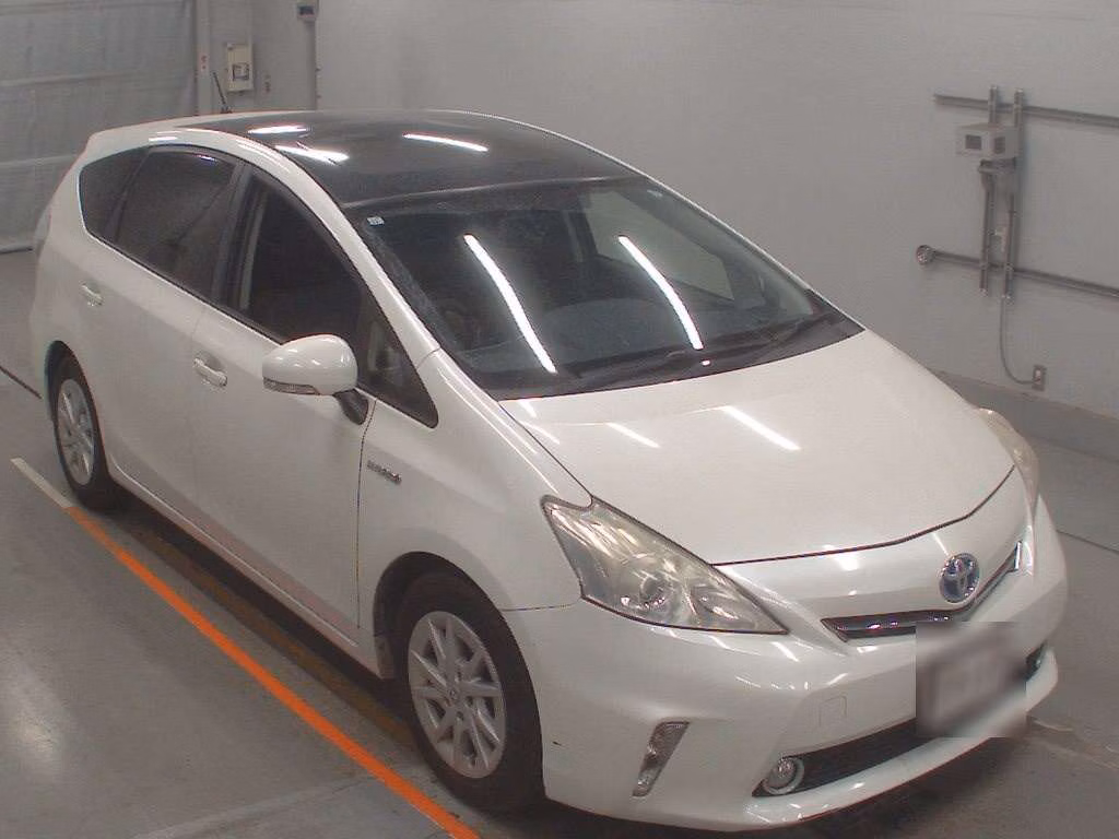 TOYOTA PRIUS ALPHA