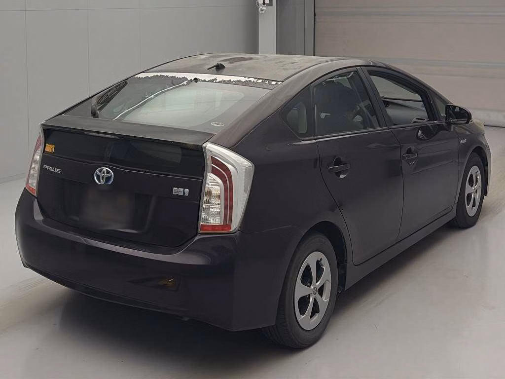 TOYOTA PRIUS
