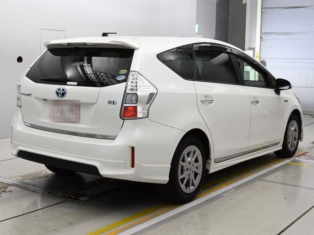 TOYOTA PRIUS ALPHA