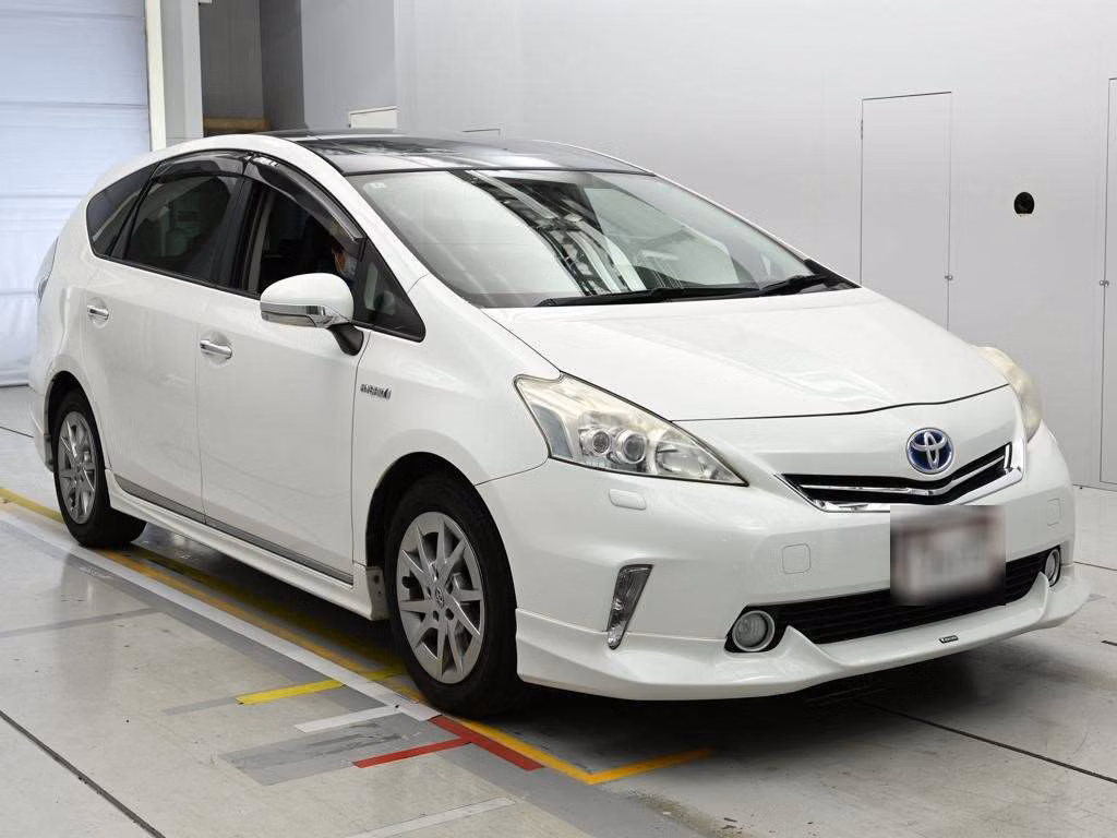 TOYOTA PRIUS ALPHA