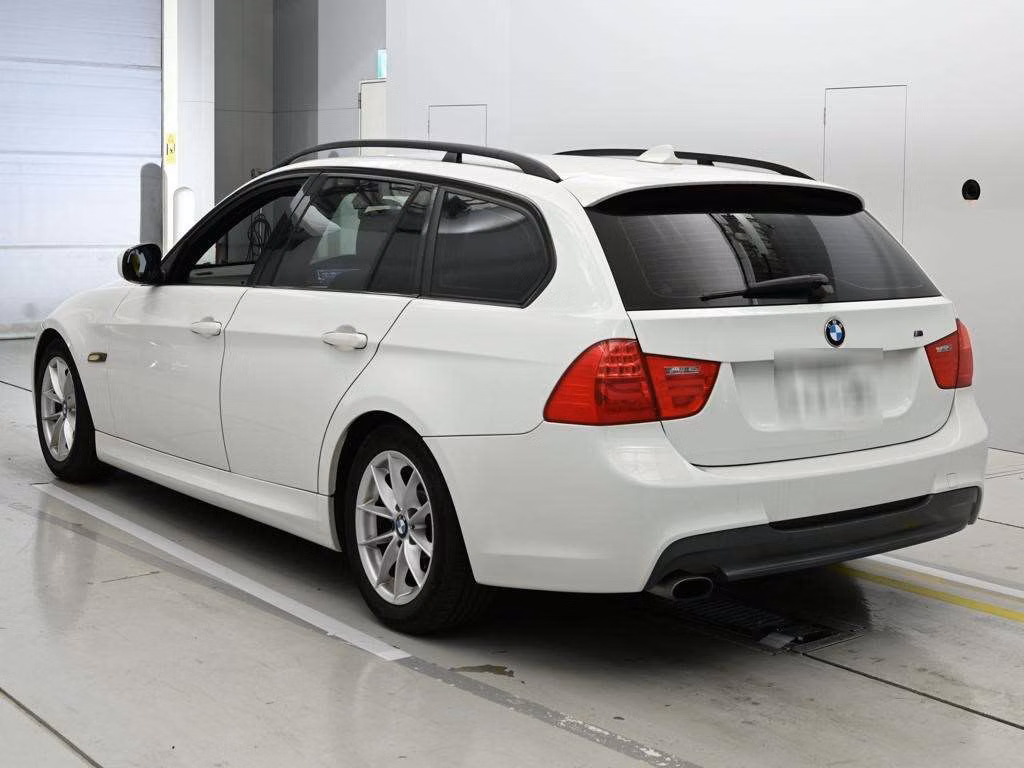 BMW 3-SERIES