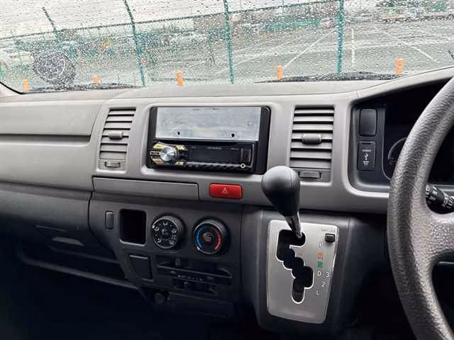 TOYOTA REGIUS ACE