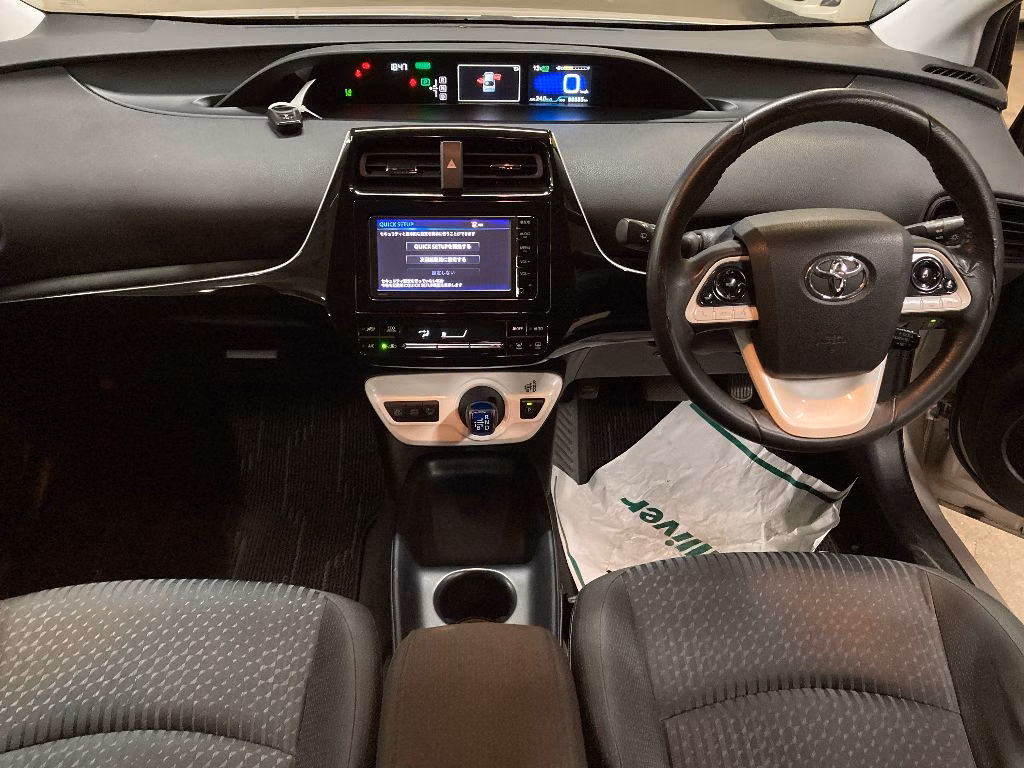 TOYOTA PRIUS