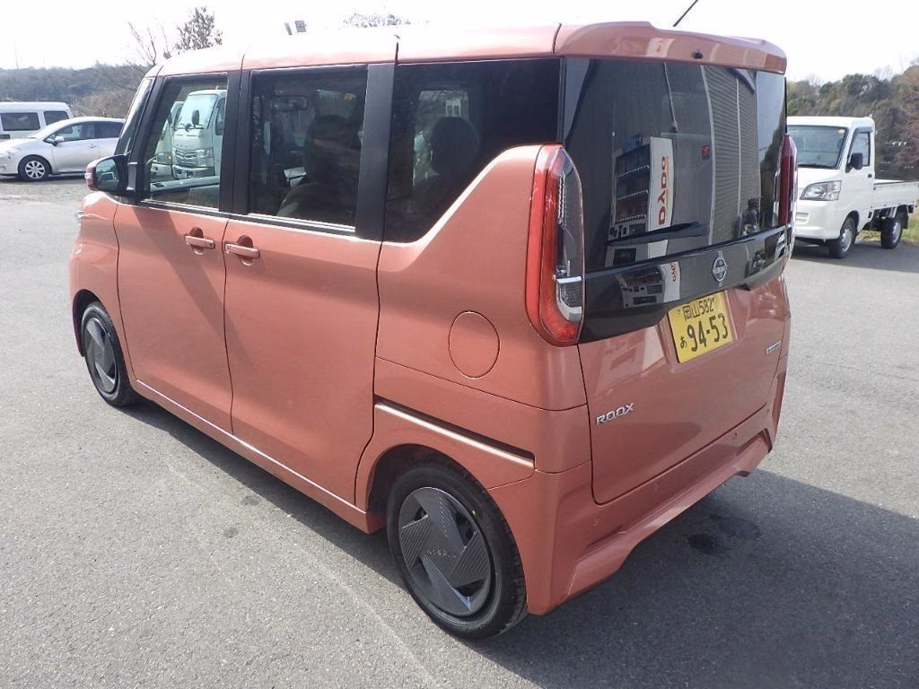 NISSAN ROOX
