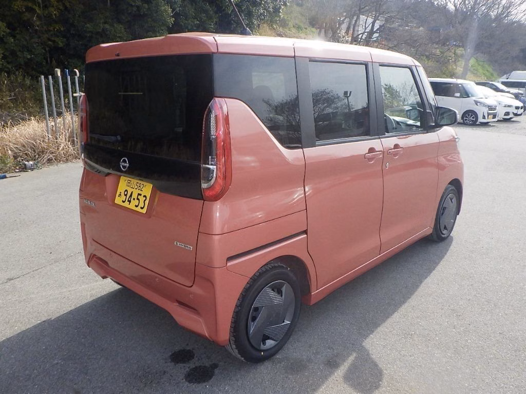 NISSAN ROOX