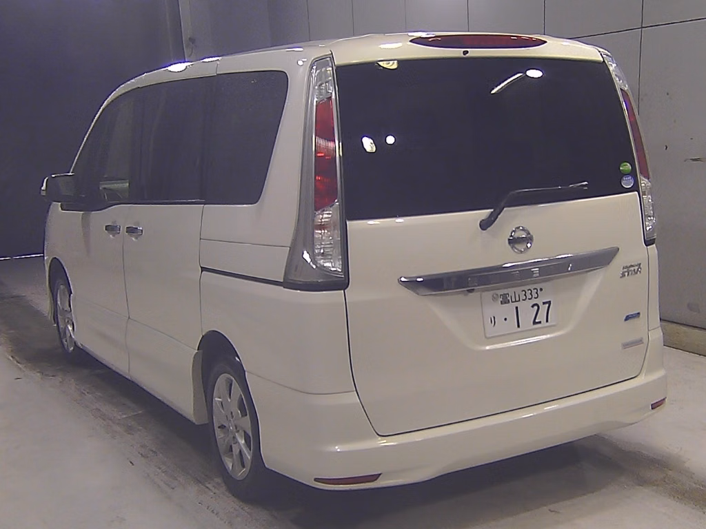 NISSAN SERENA