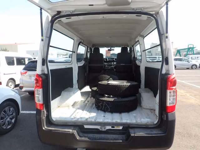 NISSAN NV350 CARAVAN