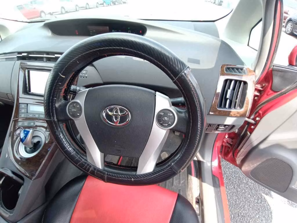 TOYOTA PRIUS