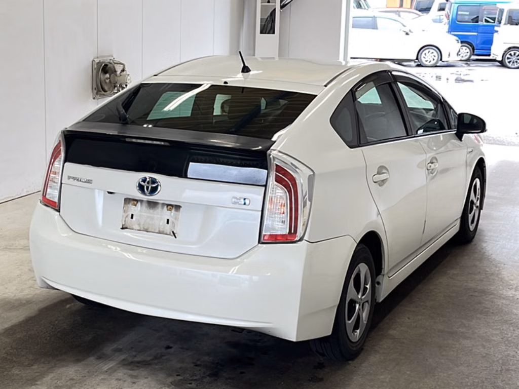 TOYOTA PRIUS