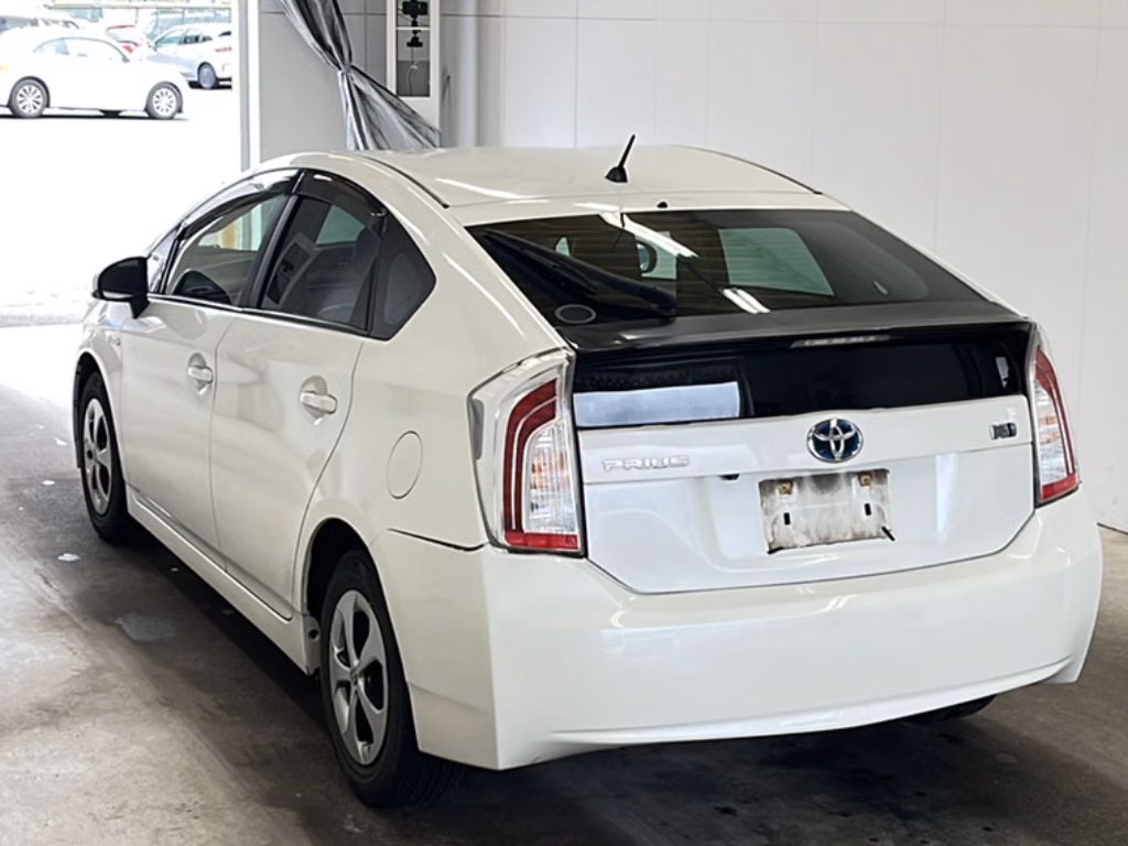 TOYOTA PRIUS