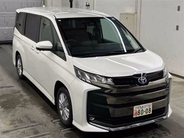 TOYOTA NOAH