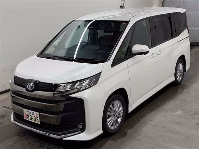 TOYOTA NOAH