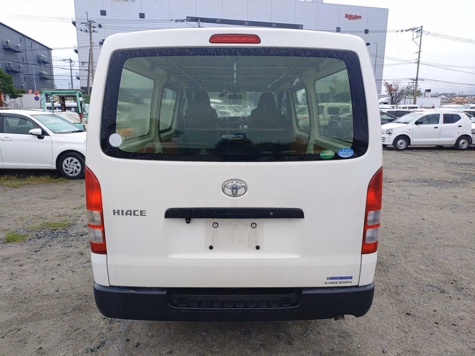 TOYOTA REGIUS ACE