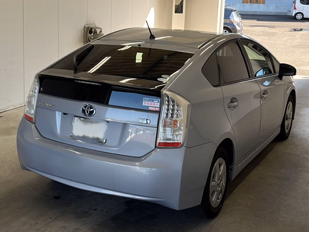 TOYOTA PRIUS
