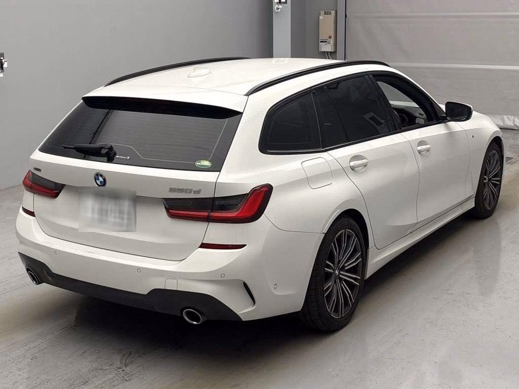 BMW 3-SERIES