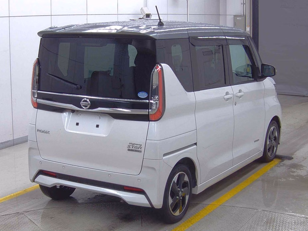 NISSAN ROOX