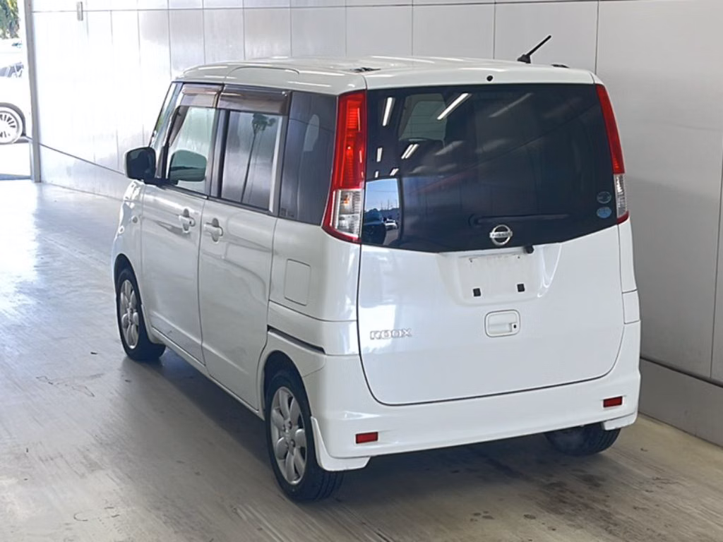 NISSAN ROOX