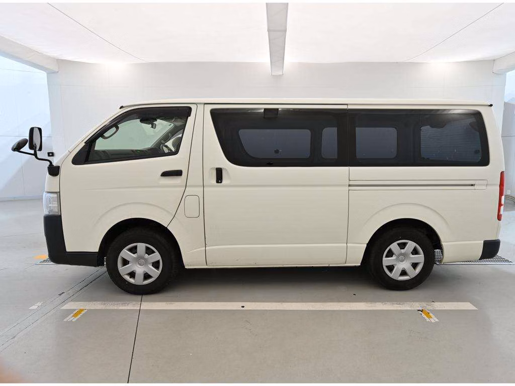 TOYOTA REGIUS ACE