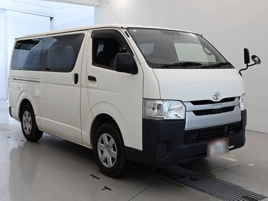 TOYOTA REGIUS ACE