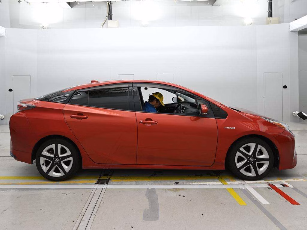 TOYOTA PRIUS