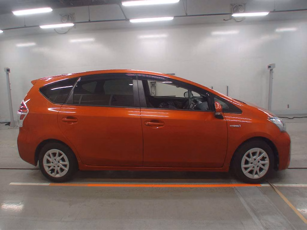 TOYOTA PRIUS ALPHA